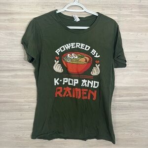 Powered by K Pop and Ramen Large Lg Graphic Tee Green T Shirt